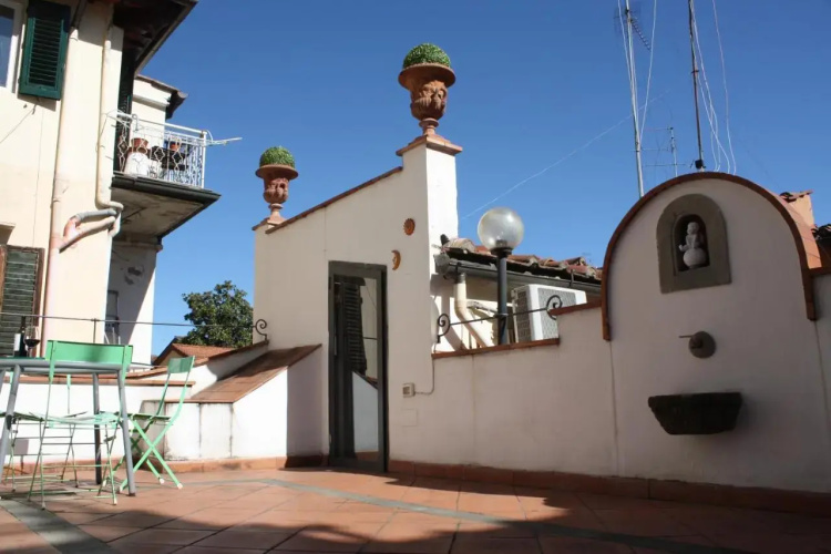 S.Zanobi Courtyard House W/ Terrace