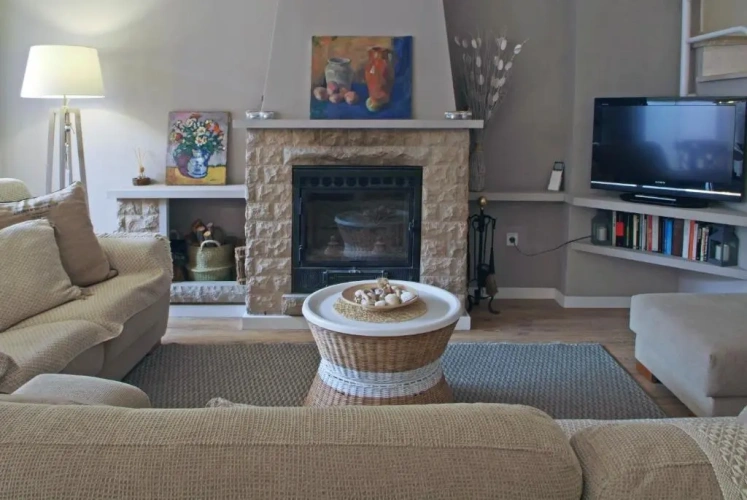 4 Bedrooms Cottage