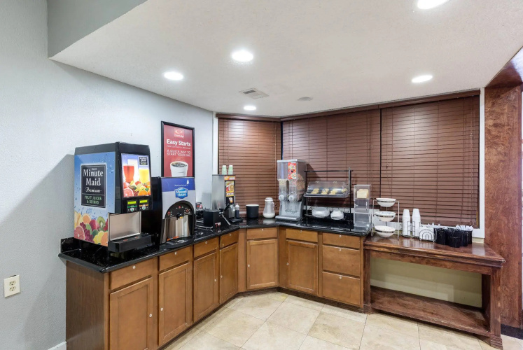 Econo Lodge photo 20