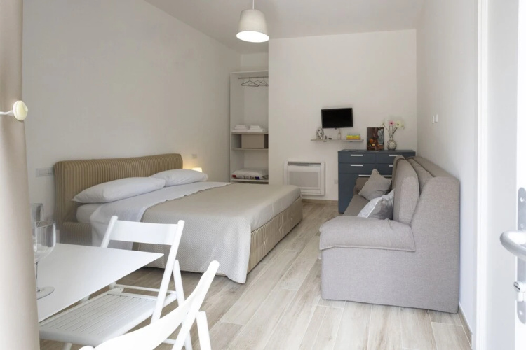 MA RI Apartments