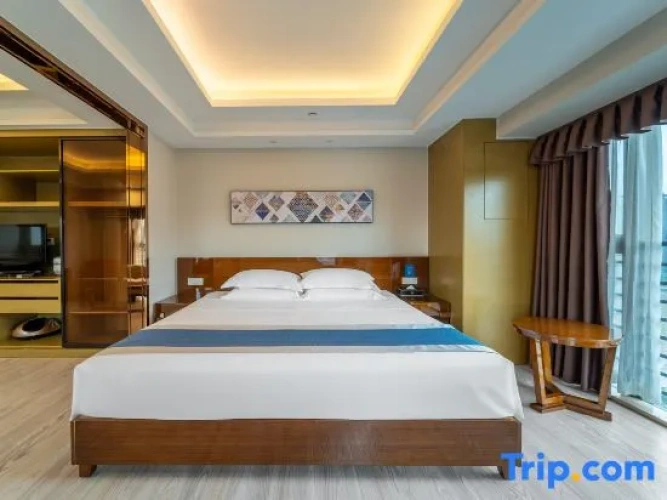 1 Bedroom Deluxe Suite with river view