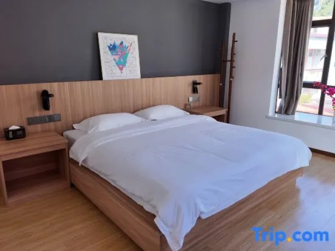 1 Bedroom Suite with view