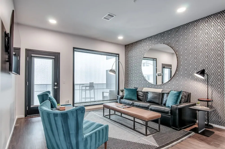 Illume All-suite Corner Unit Overlooking Pool 2 Bedroom Condo