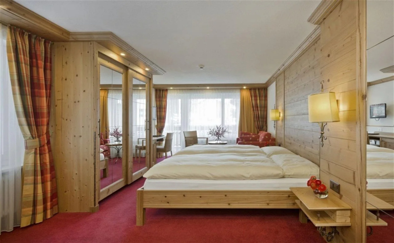 Hotel Holiday