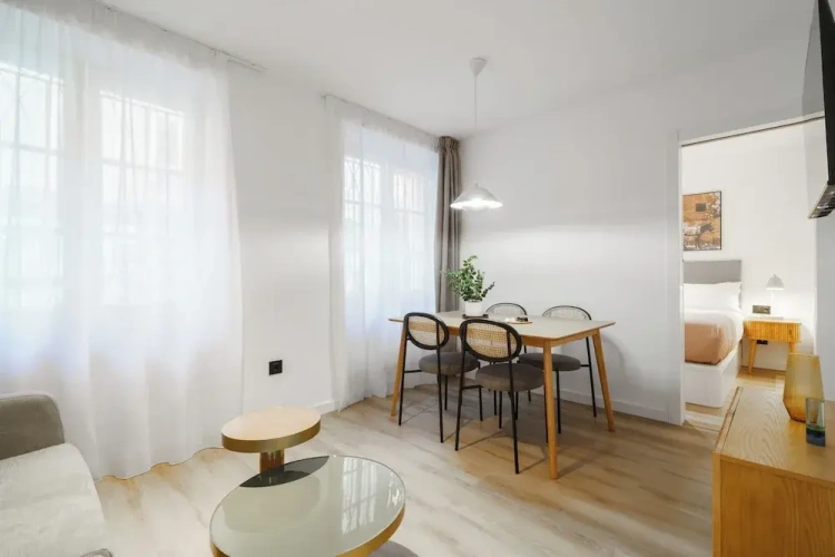 1 Bedroom Apartment