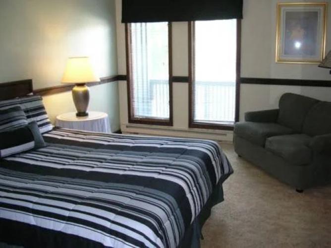 Grey Bonnet Inn