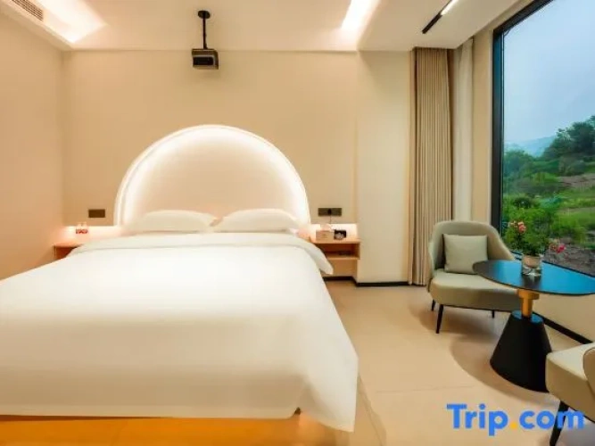Standard Double room with mountain view