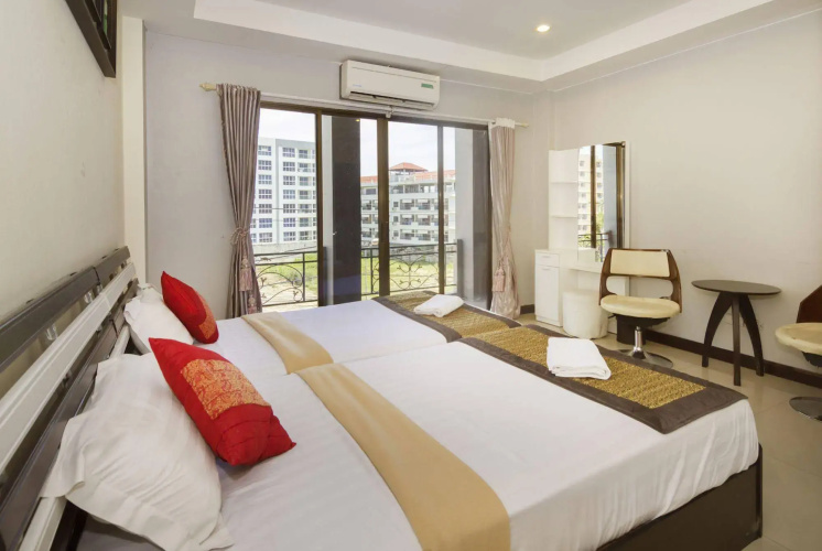 Royal Q&D Suites Hotel