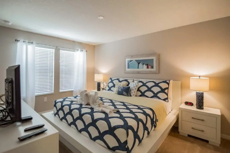 5133 Compass Bay