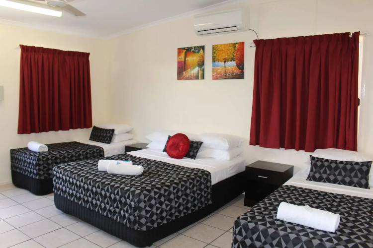 Parkside Motel