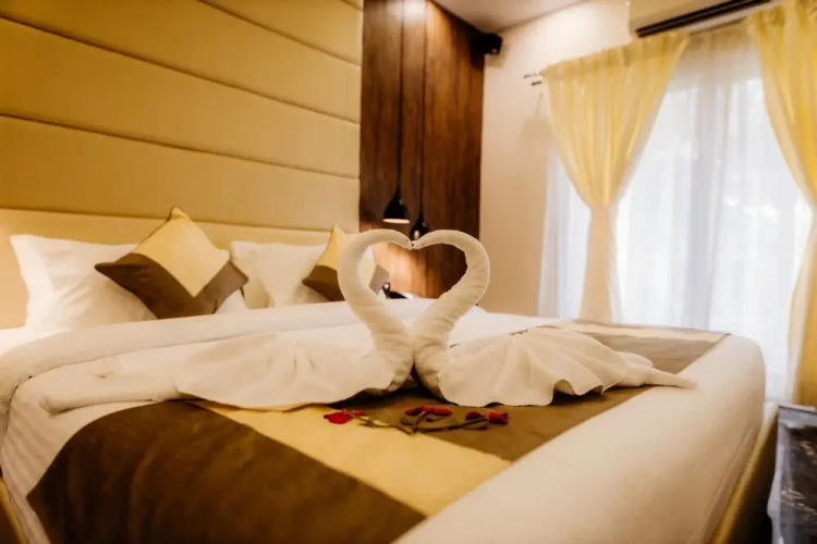Lamour Beach Resort