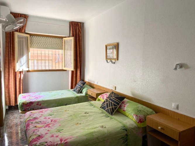 Economy Triple room