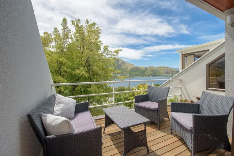 Libra Lake View Villa