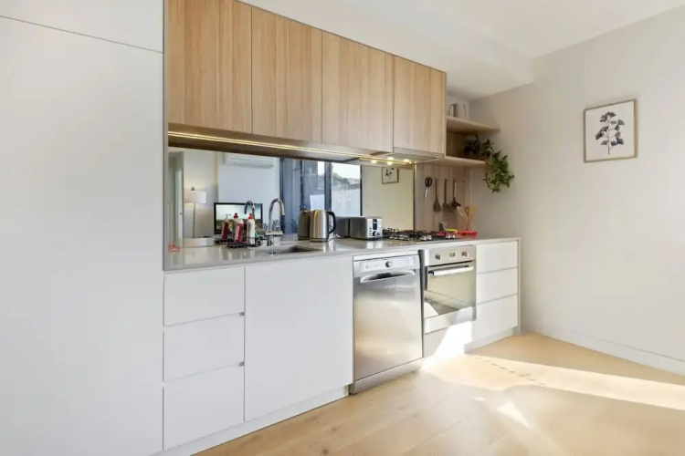 Cosy 1-bed With Private Balcony By Showgrounds