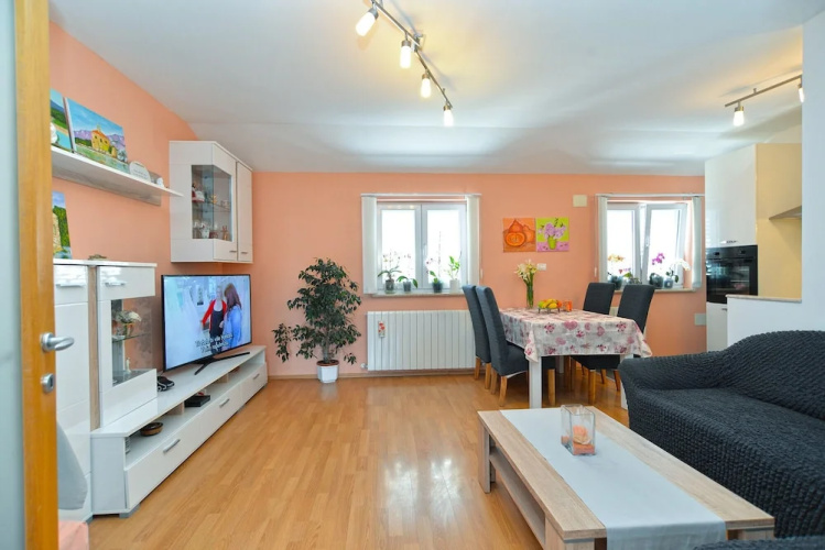 Apartment 1873