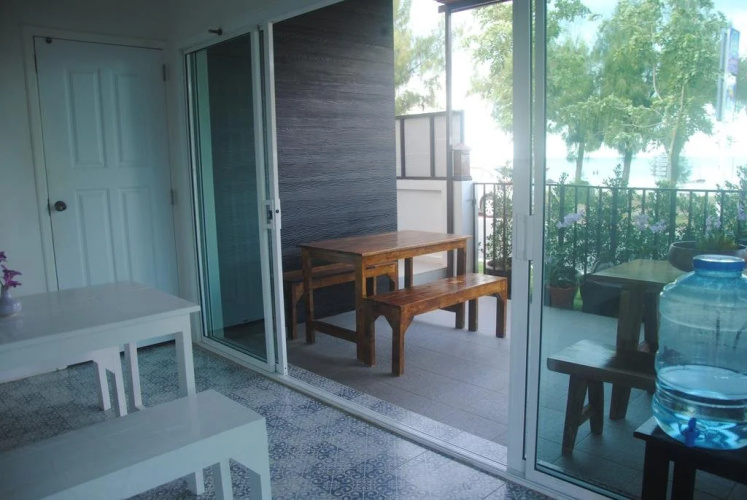 Baan Aroka Beach Front
