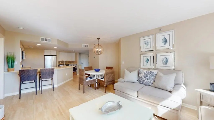 3231 Villamare