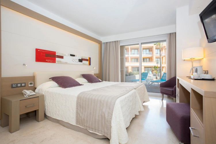 Hipotels Playa La Barrosa - Adults Only photo 8
