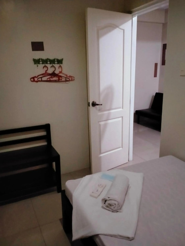 V.F. Riton Apartelle