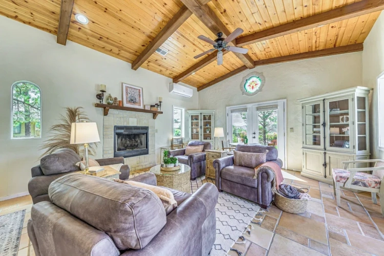 2 Bedrooms Cottage