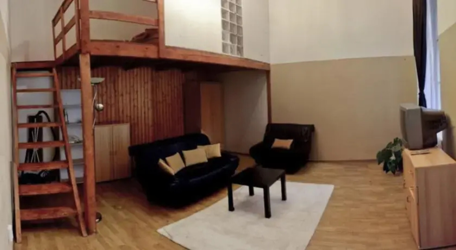Damjanich Apartment