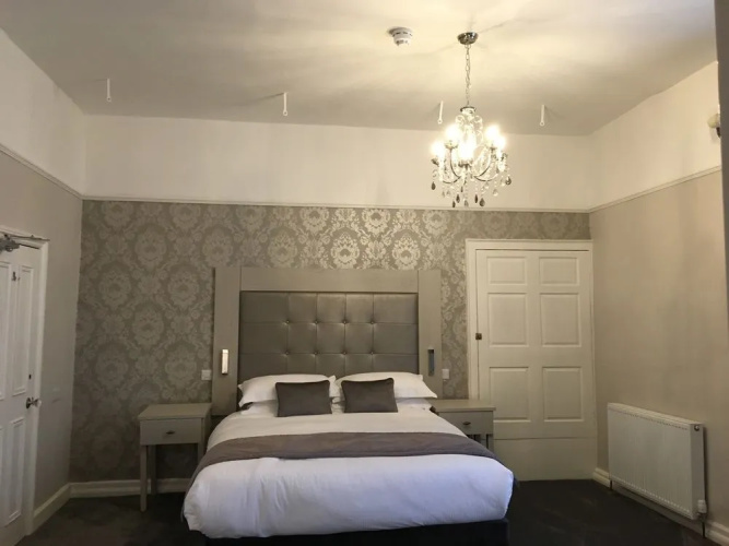 The Maypole Inn