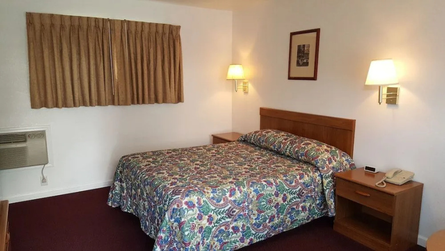 Tall Winds Motel