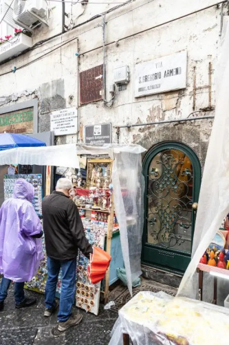 A Fenestrella E San Gregorio Armeno