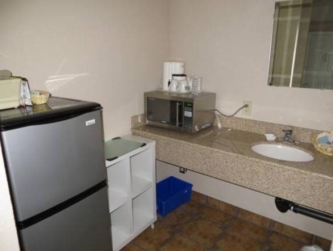 Shoreside Inn & Suites photo 29