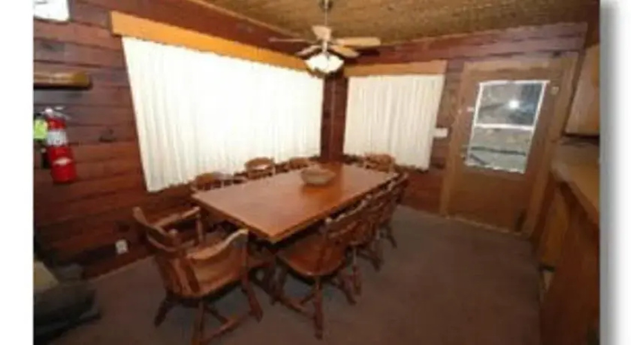 RedAwning Cabin #22B Bradleys Cabin