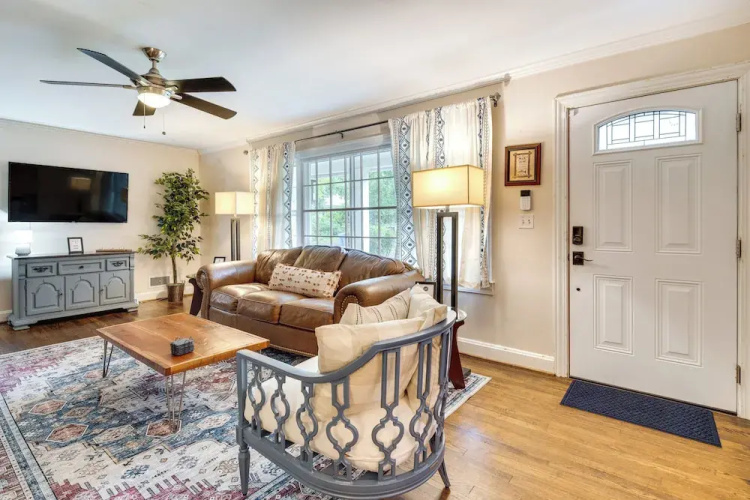 Hendersonville Haven w/ Fire Pit, Grill, Deck!