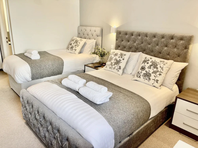 Apartment Twelve