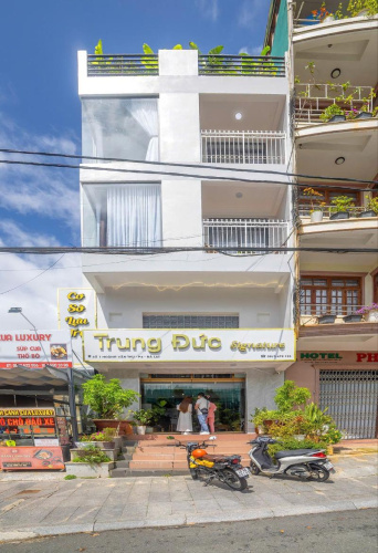 Trung Duc Signature