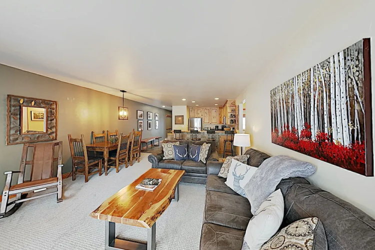 2BR w/ Hot Tub, Pool & Free Shuttle
