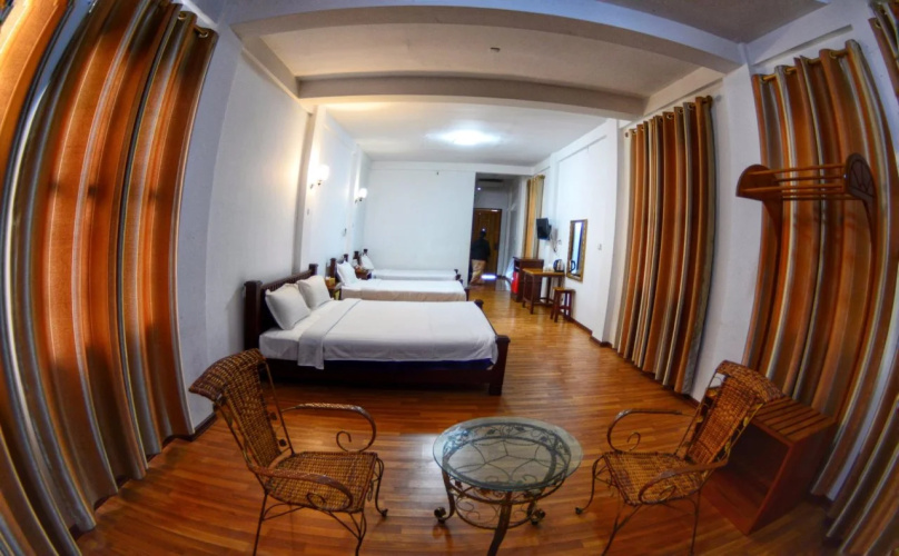Hotel Spring