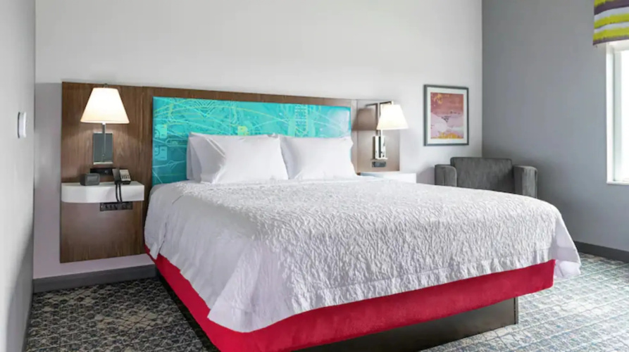 Hampton Inn & Suites Marshfield
