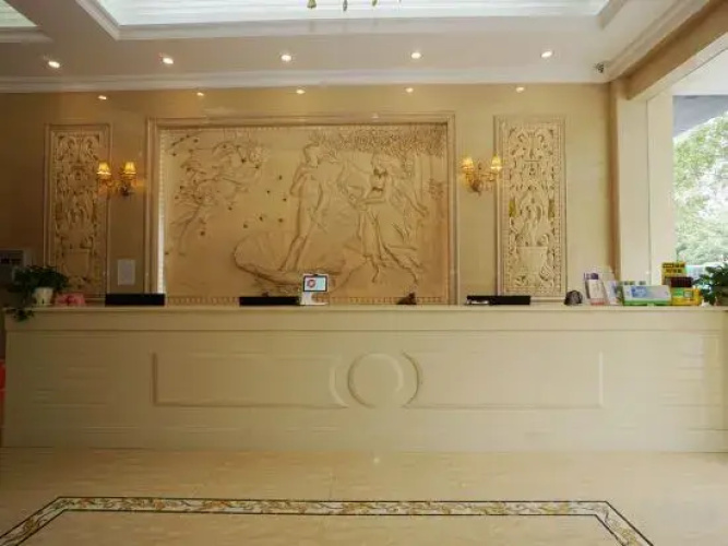 Golden Hotel