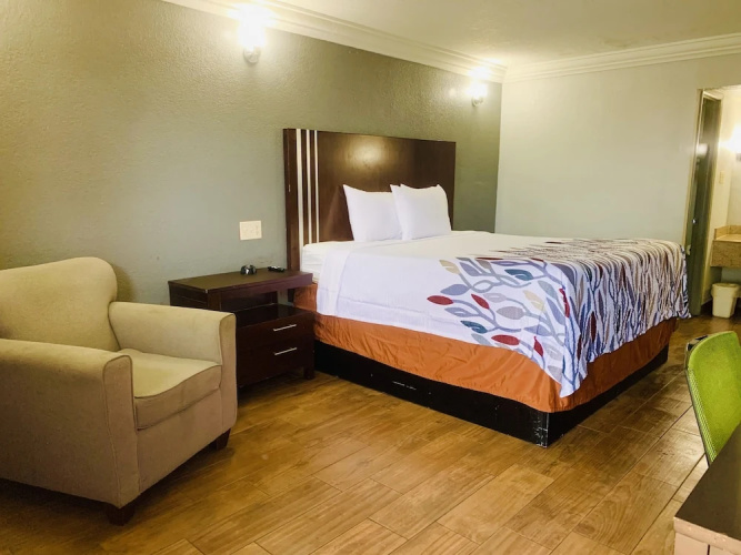OYO Hotel Crowley LA I-10
