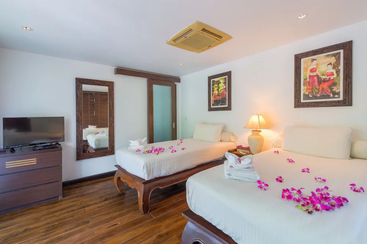 Spectacular Seaview Pool Villa Kalim 6