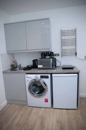 Modern 1 Bedroom Apartment in Quiet Tilbury Town