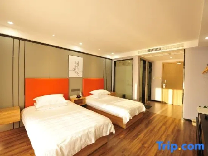 Standard Twin room with sea view