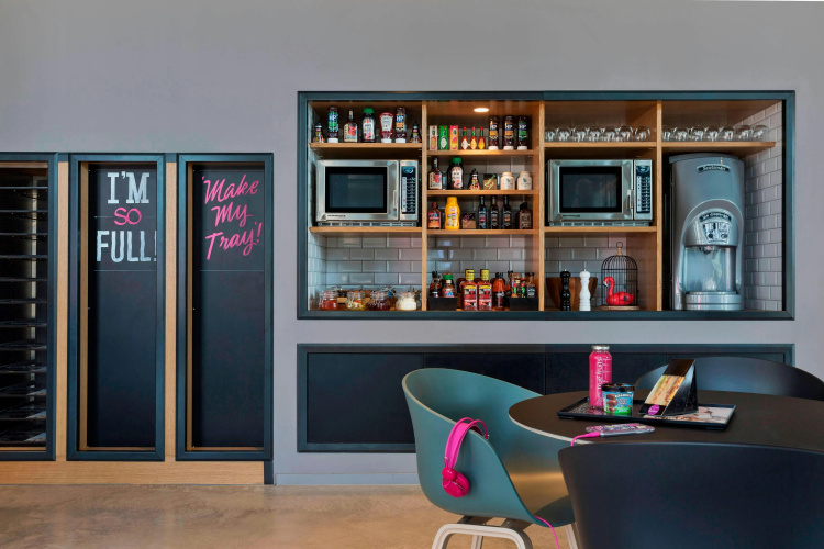 Moxy Vienna Airport photo 12