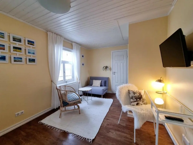 1 Bedroom Apartment with lake view