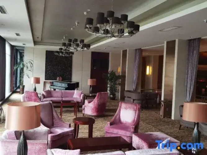 Lingyuan Linggang Hotel