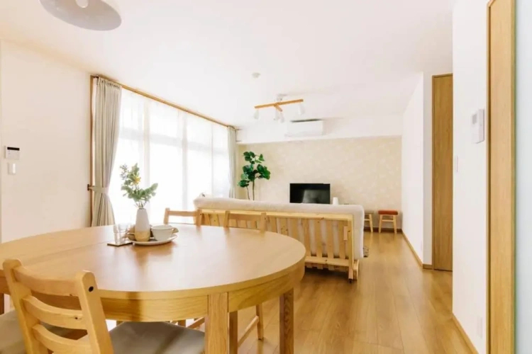 2 Bedrooms Apartment