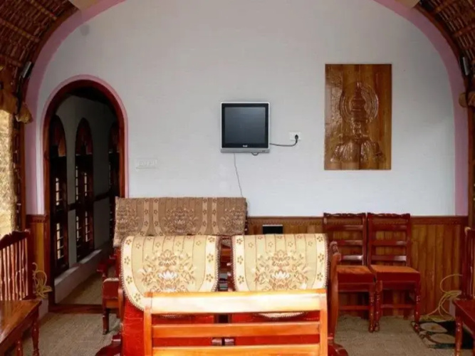 Kananavasan Houseboat