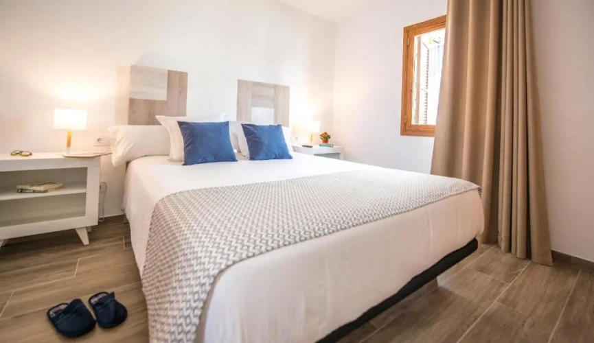 1 Bedroom Apartment with pool view