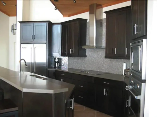 4 Bedrooms Villa