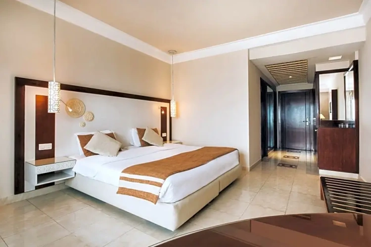 Standard Triple room with balcony
