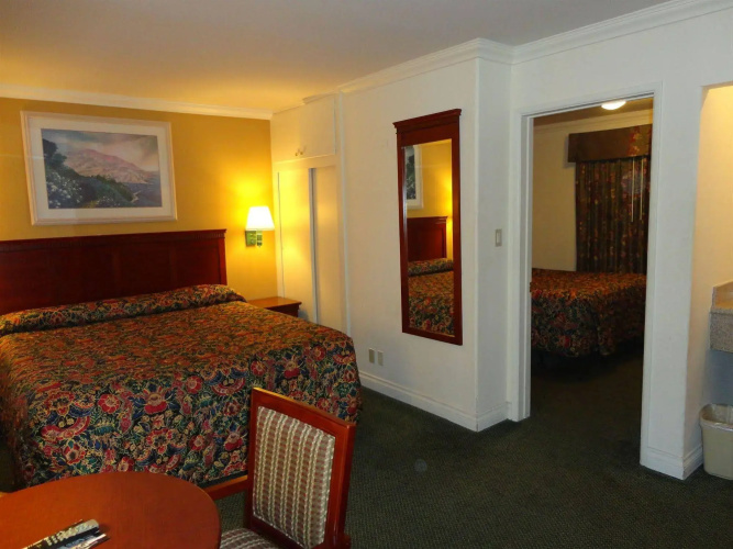 Redondo Inn and Suites